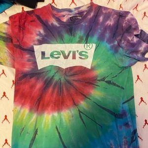 Levi’s tie dye shirt size small